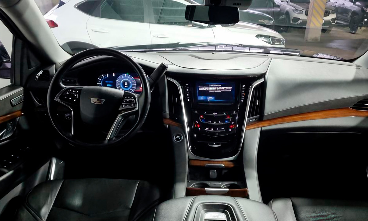 Cadillac Escalade 6.2 AT