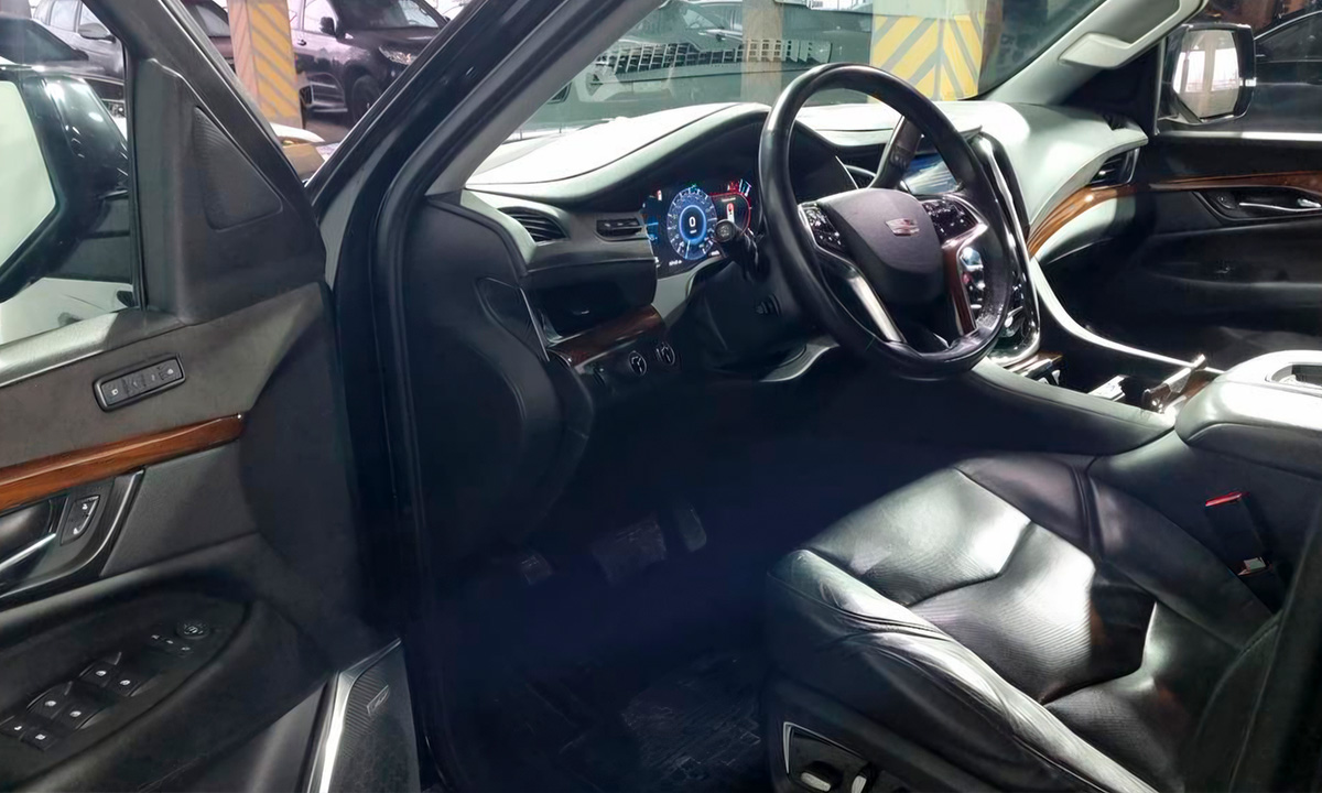 Cadillac Escalade 6.2 AT